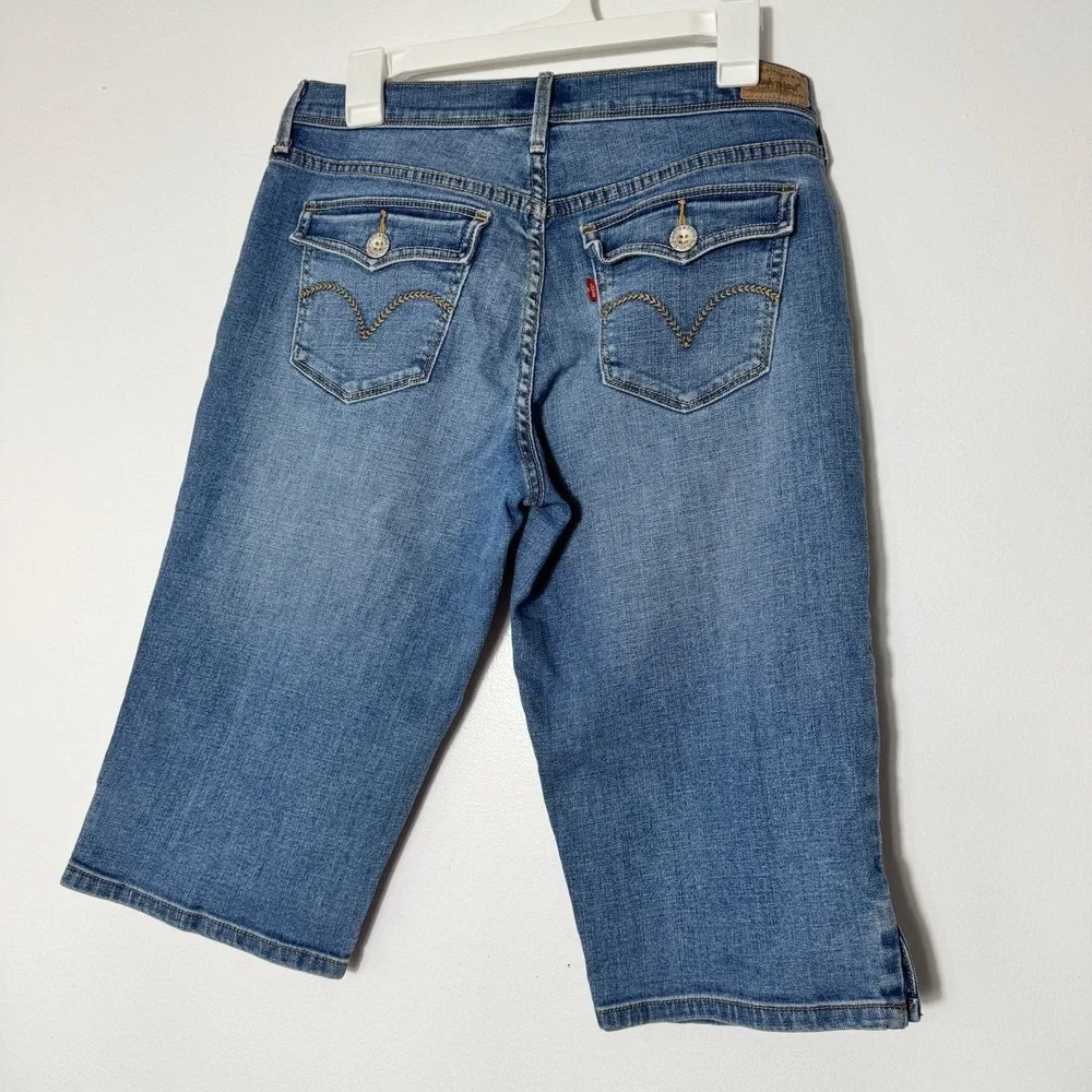 Levi's San Francisco 515 Capri Skimmers Sz 6 Embroidery Medium Wash Button Hems